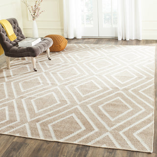 Safavieh Kilim KLM516 Beige/Ivory Area Rug Room Scene Feature