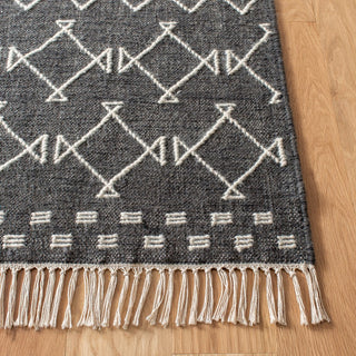 Safavieh Kilim KLM522 Charcoal/Ivory Area Rug Detail