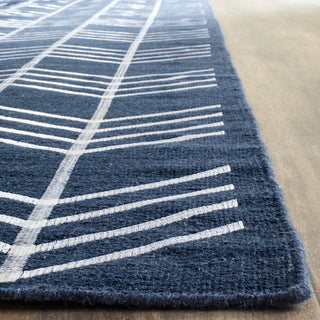 Safavieh Kilim KLM624 Navy Area Rug Detail