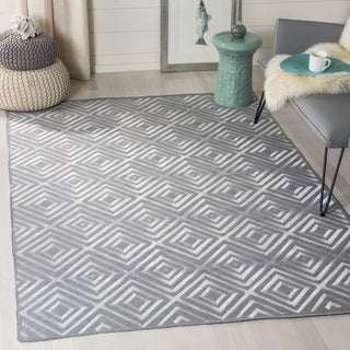 Safavieh Kilim KLM627 Grey Area Rug Room Scene