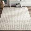 Safavieh Kilim KLM721 Grey/Ivory Area Rug Room Scene