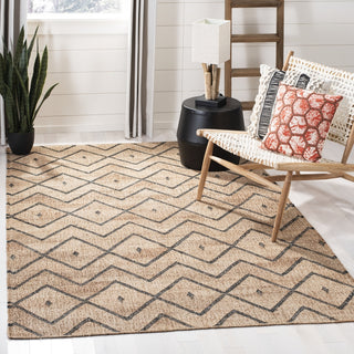 Safavieh Kilim KLM750 Natural/Charcoal Area Rug Room Scene