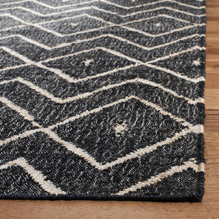 Safavieh Kilim KLM750 Charcoal/Natural Area Rug Detail