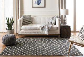 Safavieh Kilim KLM750 Charcoal/Natural Area Rug 