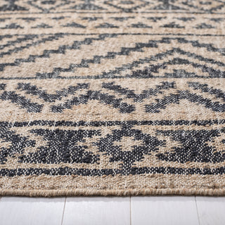 Safavieh Kilim KLM751 Natural/Charcoal Area Rug Detail