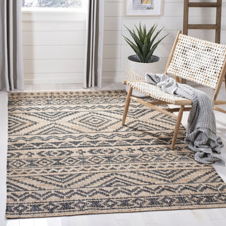 Safavieh Kilim KLM751 Natural/Charcoal Area Rug Room Scene