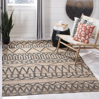 Safavieh Kilim KLM752 Natural/Charcoal Area Rug Room Scene