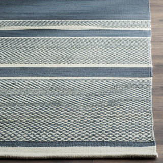 Safavieh Kilim KLM952 Blue/Ivory Area Rug Detail