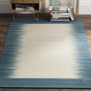 Safavieh Kilim KLM961 Beige/Light Blue Area Rug Room Scene