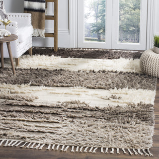 Safavieh Kenya KNY226 Ivory/Grey Area Rug Room Scene Feature