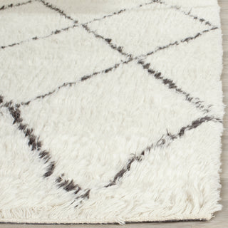 Safavieh Kenya KNY733 Ivory/Grey Area Rug Detail