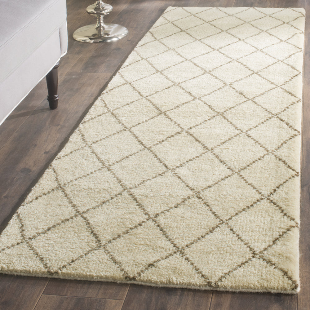 Safavieh Loft LFT124 Creme/Brown Area Rug Room Scene Feature