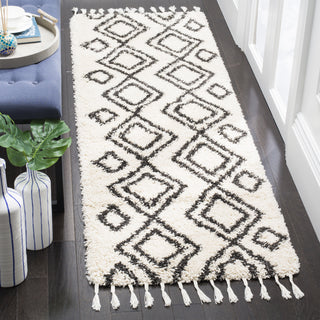 Safavieh Moroccan Fringe Shag MFG247B Cream/Charcoal Area Rug  Feature