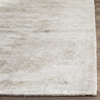 Safavieh Mirage MIR755 Ivory/Silver Area Rug Detail