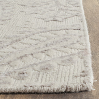 Safavieh Mirage MIR855 Ivory/Silver Area Rug Detail