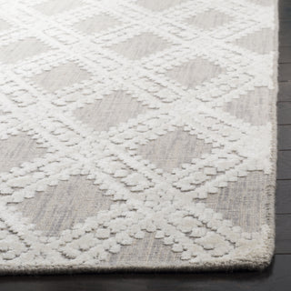 Safavieh Mirage MIR901 Silver/Ivory Area Rug Detail