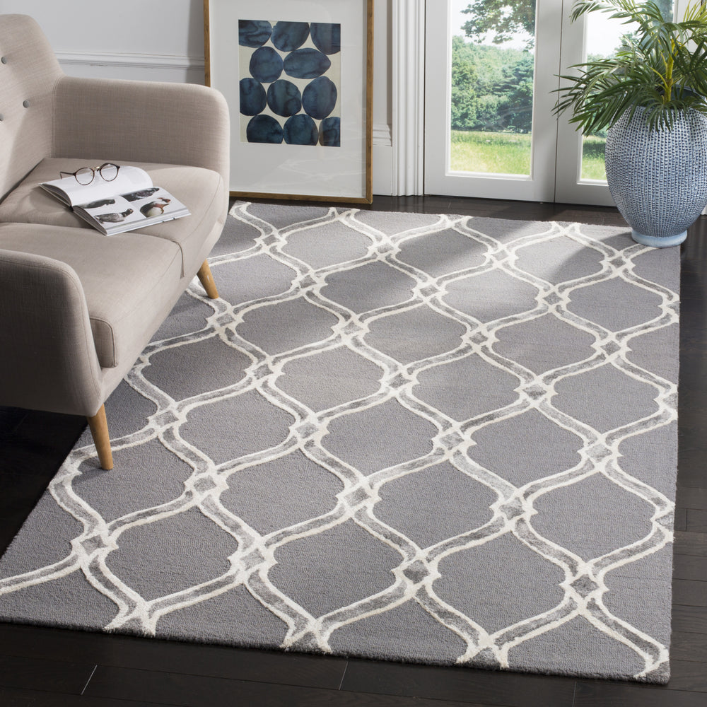 Safavieh Manchester 540 Dark Grey/Ivory Area Rug Room Scene Feature