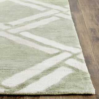 Safavieh Moroccan MOR551 Green/Ivory Area Rug Detail