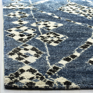 Safavieh Moroccan MOR553 Blue/Black Area Rug Detail