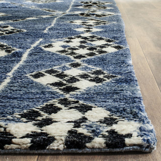 Safavieh Moroccan MOR553 Blue/Black Area Rug Detail