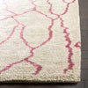Safavieh Moroccan MOR555 Ivory/Pink Area Rug Detail