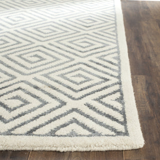 Safavieh Mosaic MOS158 Beige/Grey Area Rug Detail