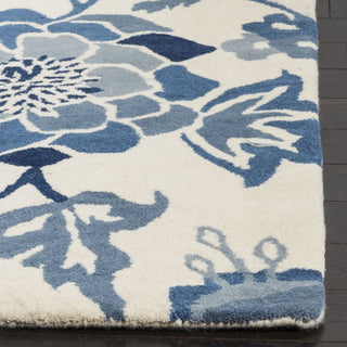 Safavieh Martha Stewart 4732 Azurite Area Rug Detail