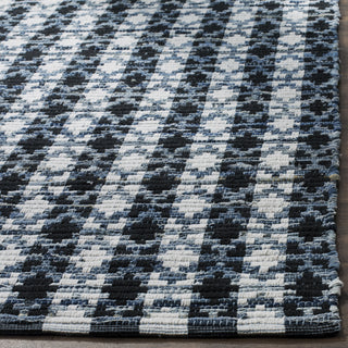 Safavieh Montauk MTK123 Ivory Blue/Black Area Rug Detail