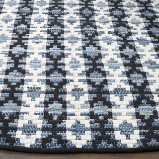 Safavieh Montauk MTK123 Ivory Blue/Black Area Rug Detail