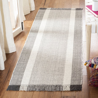 Safavieh Montauk MTK301 Ivory/Grey Area Rug Room Scene