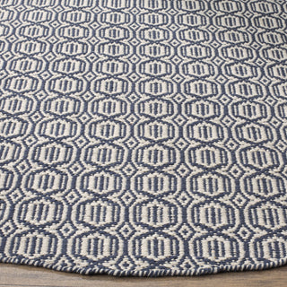 Safavieh Montauk MTK333 Ivory/Navy Area Rug Detail