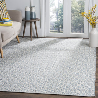 Safavieh Montauk MTK333 Ivory/Blue Area Rug Room Scene