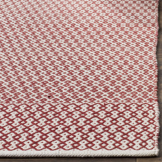 Safavieh Montauk MTK339 Ivory/Red Area Rug Detail