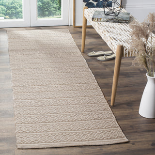 Safavieh Montauk MTK341 Ivory/Grey Area Rug Room Scene