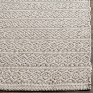 Safavieh Montauk MTK341 Ivory/Grey Area Rug Detail