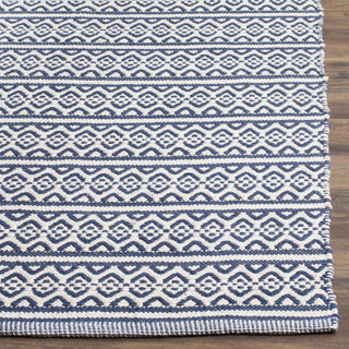 Safavieh Montauk MTK341 Ivory/Navy Area Rug Detail