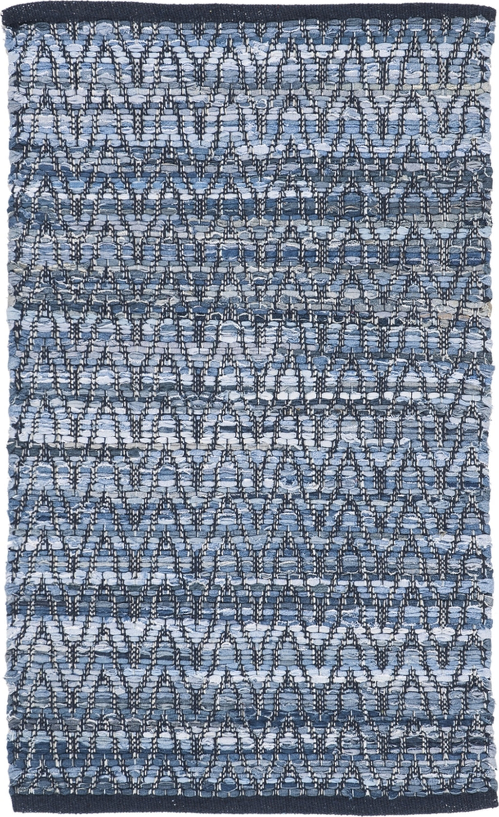 Safavieh Montauk MTK416 Blue Area Rug main image