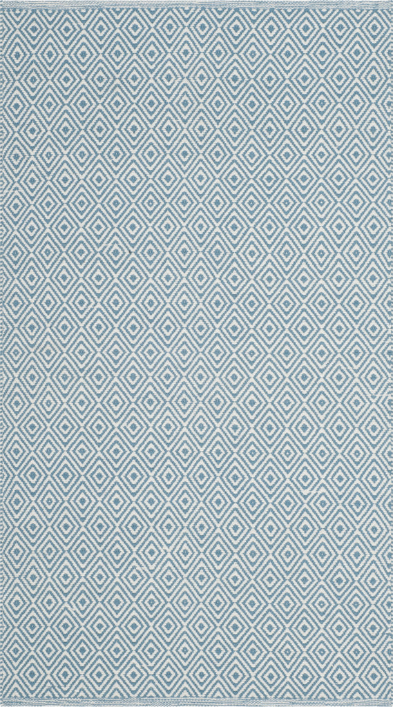 Safavieh Montauk MTK515 Ivory/Light Blue Area Rug main image