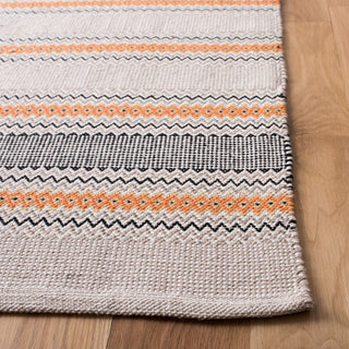 Safavieh Montauk MTK536 Orange/Beige Area Rug Detail