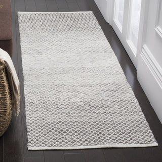 Safavieh Montauk MTK601 Light Grey/Ivory Area Rug Room Scene