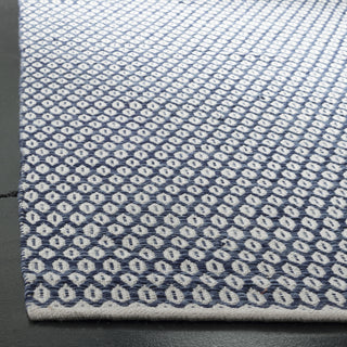 Safavieh Montauk MTK608 Navy/Ivory Area Rug Detail