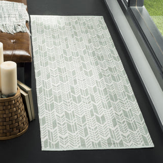 Safavieh Montauk MTK609 Light Green/Ivory Area Rug Room Scene