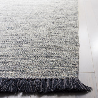 Safavieh Montauk MTK610 Grey Area Rug Detail