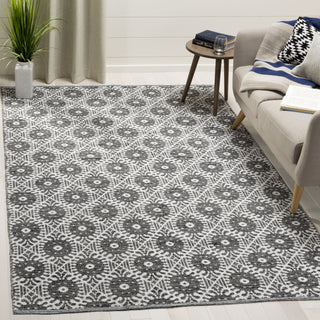 Safavieh Montauk MTK612 Black/Ivory Area Rug Room Scene