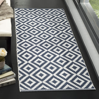 Safavieh Montauk MTK613 Navy/Ivory Area Rug Room Scene