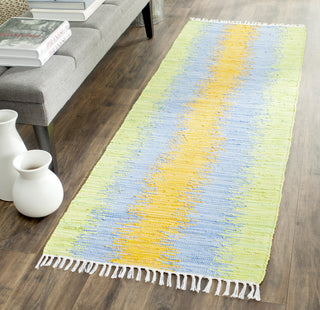 Safavieh Montauk MTK710 Green/Gold Area Rug Room Scene