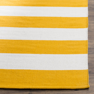 Safavieh Montauk MTK712 Yellow/Ivory Area Rug Detail