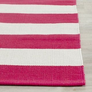 Safavieh Montauk MTK712 Red/Ivory Area Rug Detail