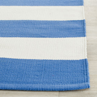 Safavieh Montauk MTK712 Blue/Ivory Area Rug Detail