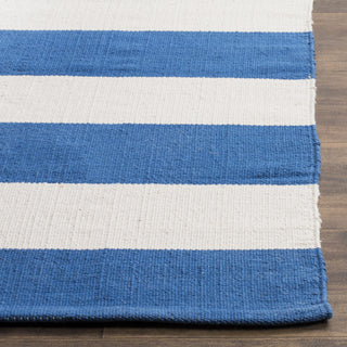 Safavieh Montauk MTK712 Blue/Ivory Area Rug Detail